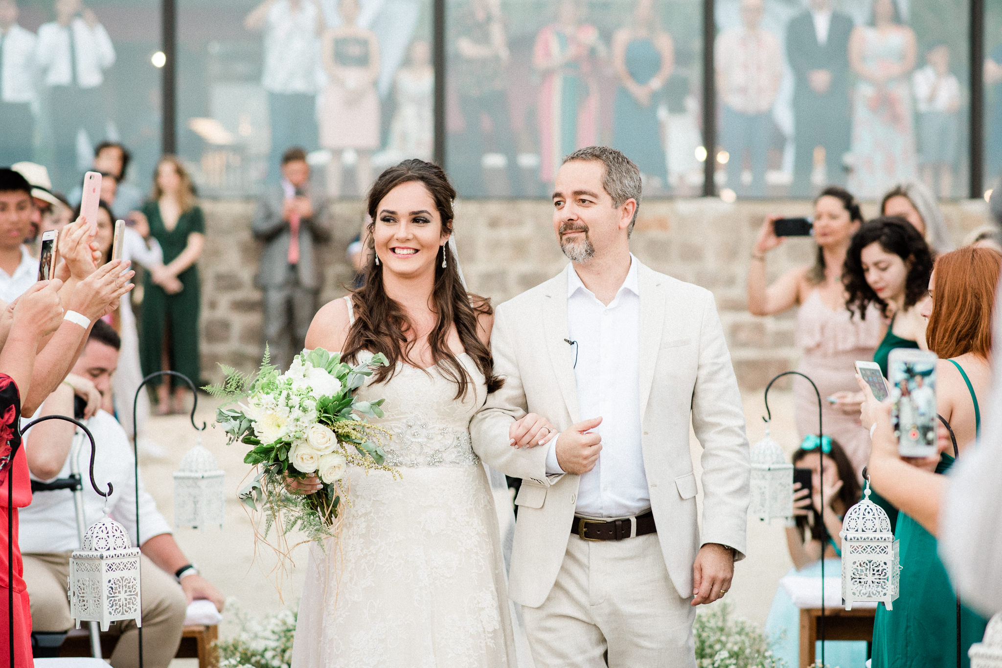 Fotógrafo de casamento na praia Ubatuba ensaio de casal na praia pré wedding na praia Ubatura Guarujá São Sebastião Maresias Amor Casal Fotógrafo em São Paulo Mar areia união roupa para casamento na praia casamento pé na areia noiva noivo noivos casamento