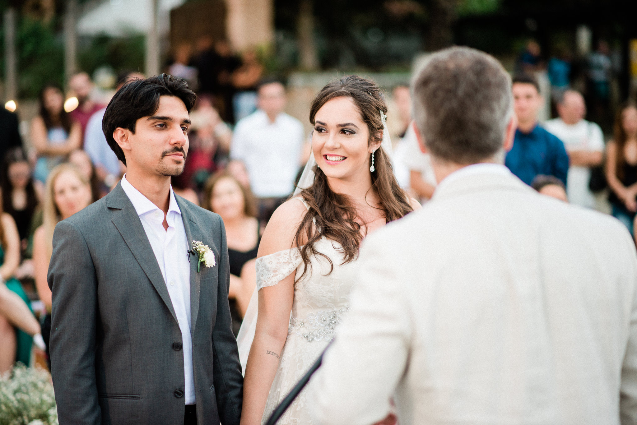 Fotógrafo de casamento na praia Ubatuba ensaio de casal na praia pré wedding na praia Ubatura Guarujá São Sebastião Maresias Amor Casal Fotógrafo em São Paulo Mar areia união roupa para casamento na praia casamento pé na areia noiva noivo noivos casamento