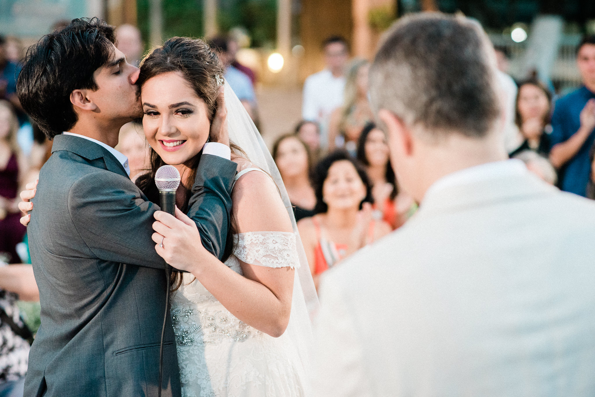 Fotógrafo de casamento na praia Ubatuba ensaio de casal na praia pré wedding na praia Ubatura Guarujá São Sebastião Maresias Amor Casal Fotógrafo em São Paulo Mar areia união roupa para casamento na praia casamento pé na areia noiva noivo noivos casamento