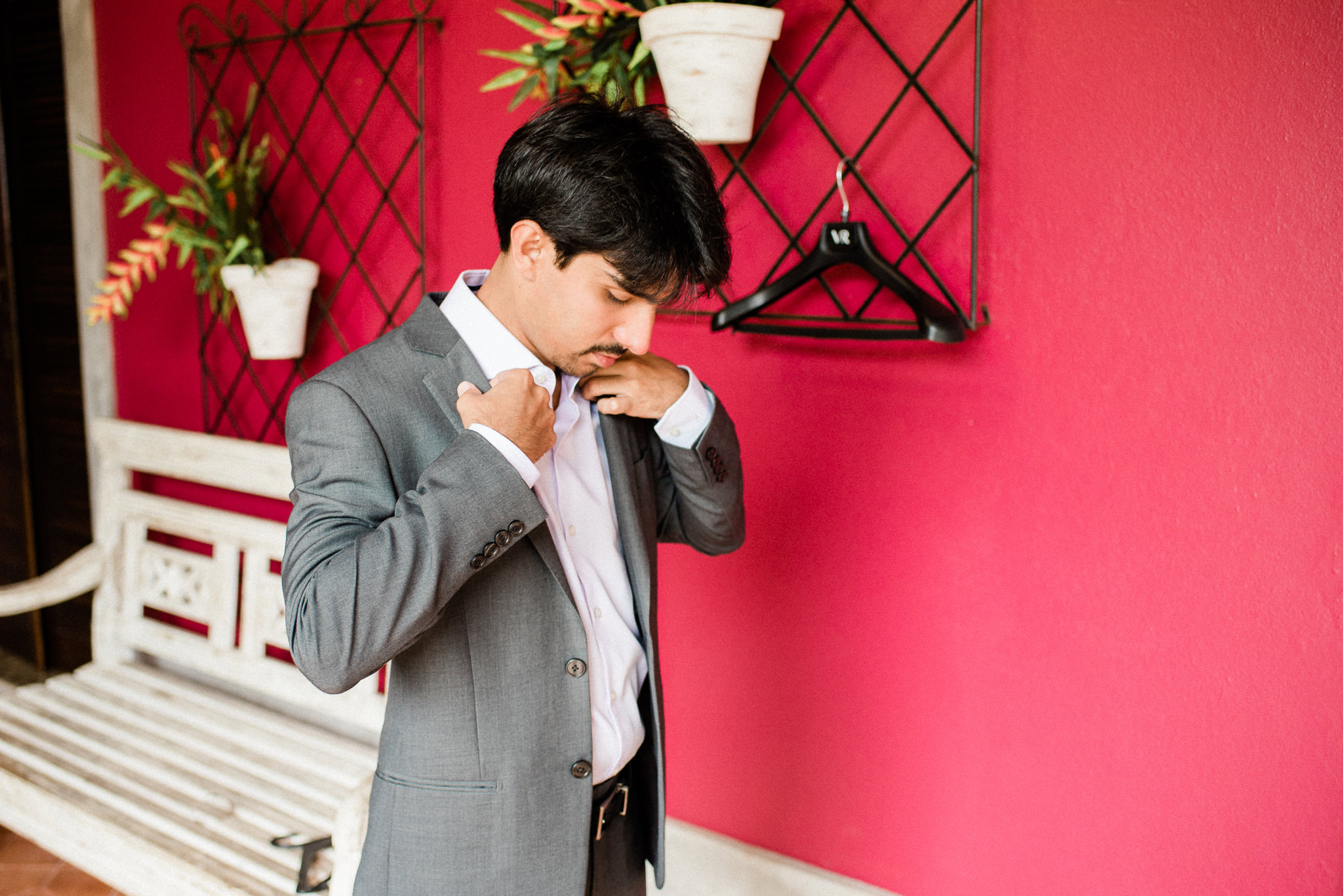 Fotógrafo de casamento na praia Ubatuba ensaio de casal na praia pré wedding na praia Ubatura Guarujá São Sebastião Maresias Amor Casal Fotógrafo em São Paulo Mar areia união roupa para casamento na praia casamento pé na areia noiva noivo noivos casamento