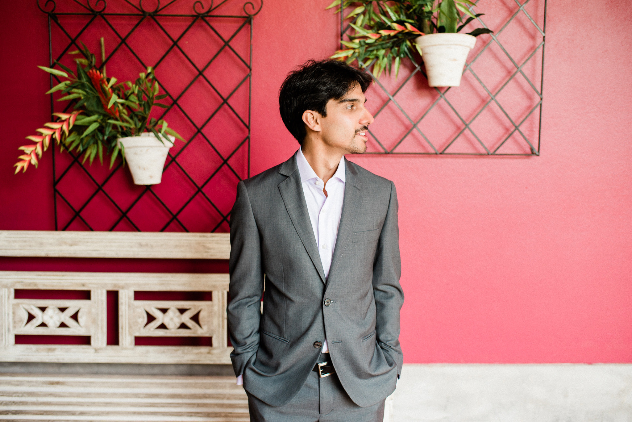 Fotógrafo de casamento na praia Ubatuba ensaio de casal na praia pré wedding na praia Ubatura Guarujá São Sebastião Maresias Amor Casal Fotógrafo em São Paulo Mar areia união roupa para casamento na praia casamento pé na areia noiva noivo noivos casamento