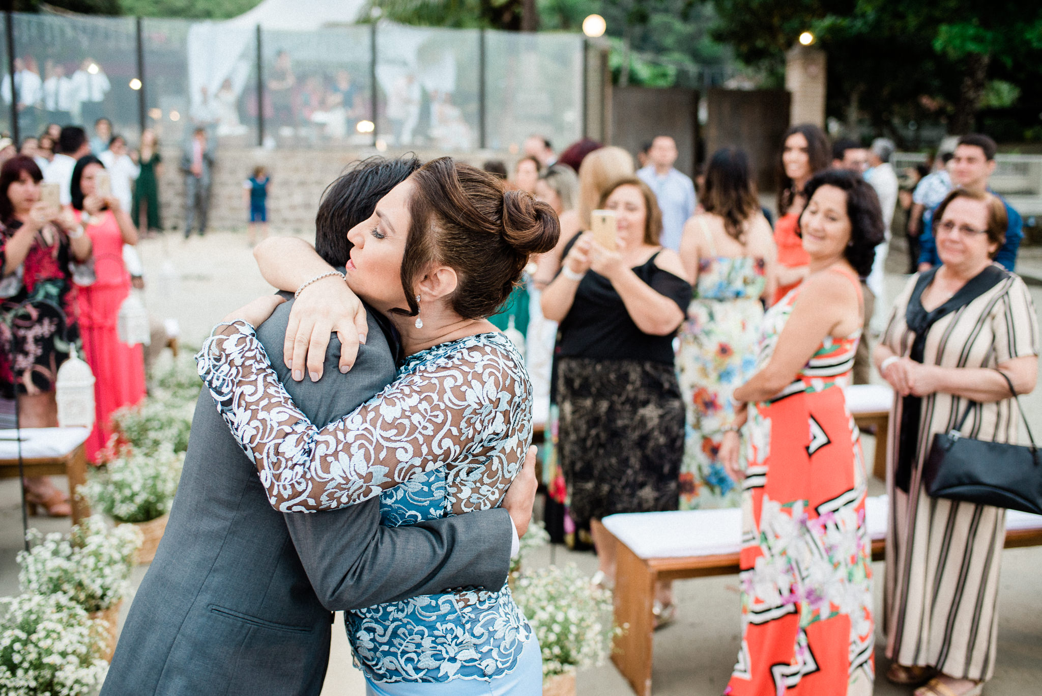 Fotógrafo de casamento na praia Ubatuba ensaio de casal na praia pré wedding na praia Ubatura Guarujá São Sebastião Maresias Amor Casal Fotógrafo em São Paulo Mar areia união roupa para casamento na praia casamento pé na areia noiva noivo noivos casamento