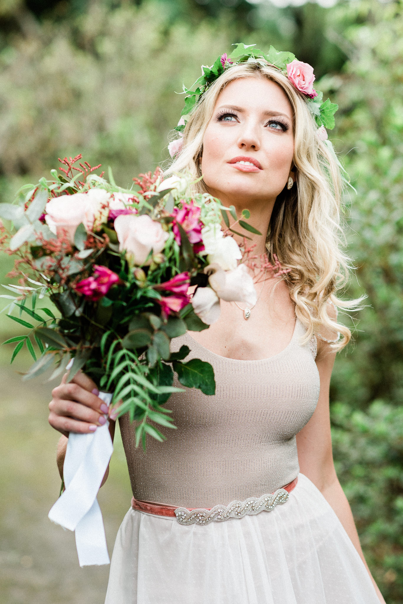 Noiva noivas noivo noivos buquê casamento wedding vestido de noiva maquiagem de noiva fotógrafo de casamento em SP São Paulo fazenda diurno casamento no campo casamento 2019 casamento 2020 amor casal união casamento de dia casamento rústico aliança