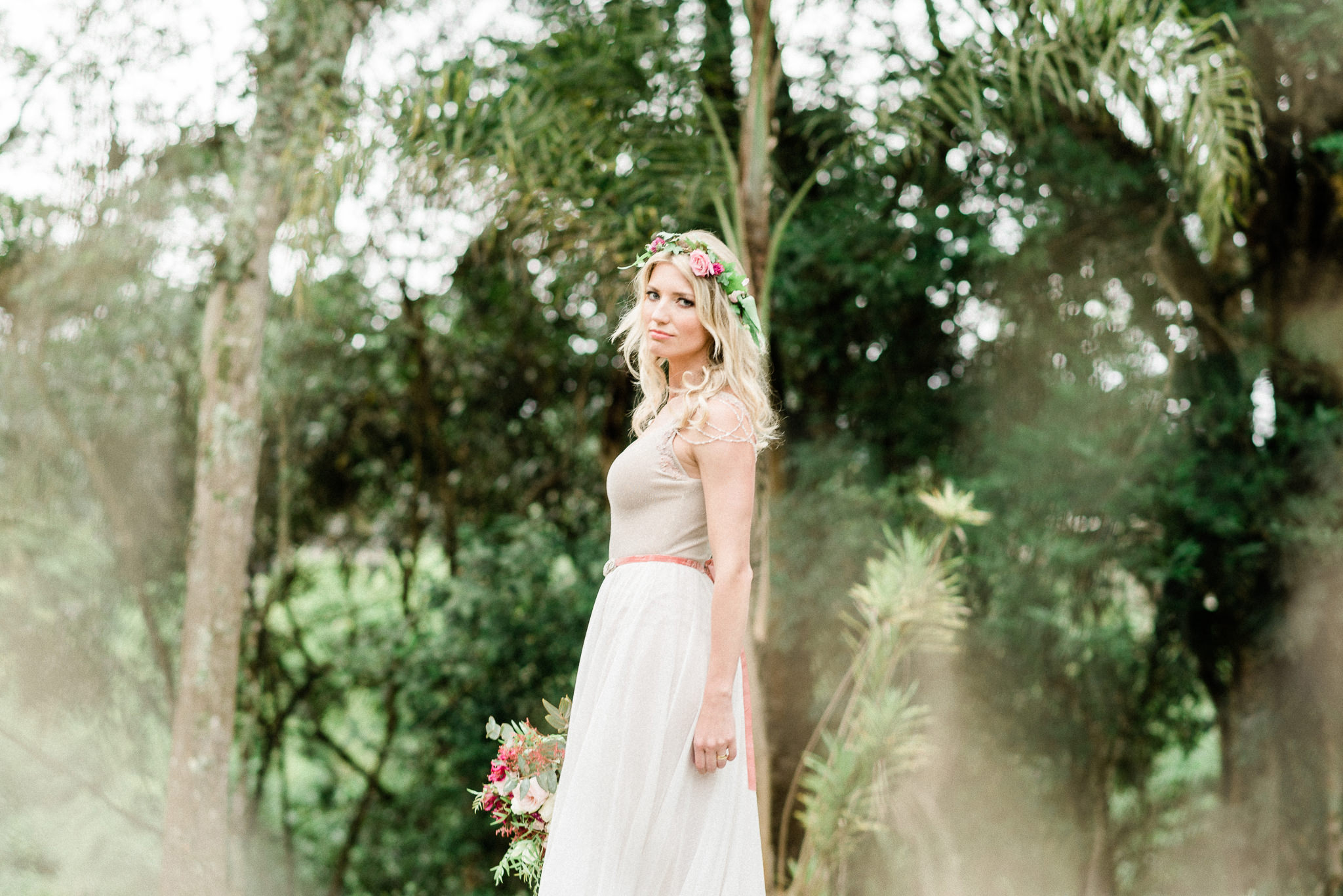 Noiva noivas noivo noivos buquê casamento wedding vestido de noiva maquiagem de noiva fotógrafo de casamento em SP São Paulo fazenda diurno casamento no campo casamento 2019 casamento 2020 amor casal união casamento de dia casamento rústico aliança