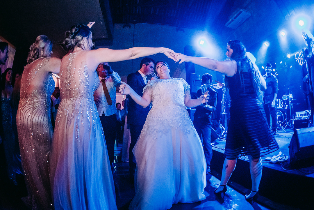 Fotógrafo de casamento Fotos de casamento Fotografia de casamento Fotógrafo de casamento em São Paulo casamento no campo casamento na praia decoração de casamento flores de casamento vestido aliança buquê convite de casamento simples e rústico amor 