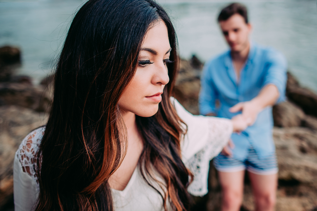 Ensaio na praia fotógrafo de casamento em são paulo ensaio casal ensaio pré wedding noiva noivo ensaio fotográfico mar areia praia montanha pousada hotel hostel amor love casamento buquê aliança vestido de casamento cerimônia festa