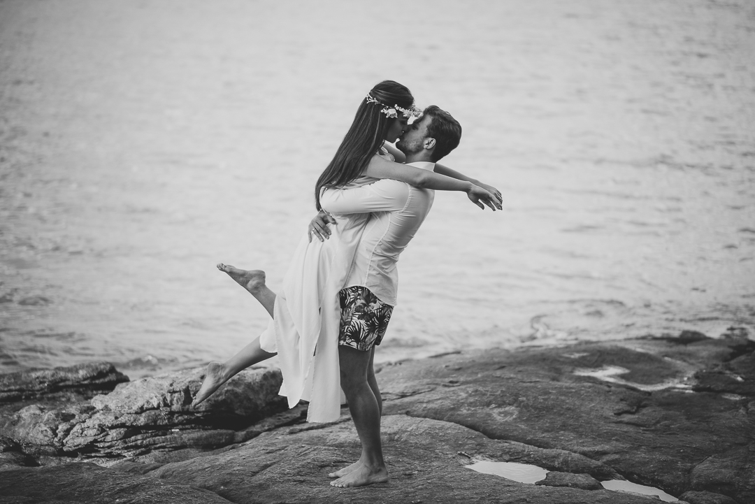Ensaio na praia fotógrafo de casamento em são paulo ensaio casal ensaio pré wedding noiva noivo ensaio fotográfico mar areia praia montanha pousada hotel hostel amor love casamento buquê aliança vestido de casamento cerimônia festa