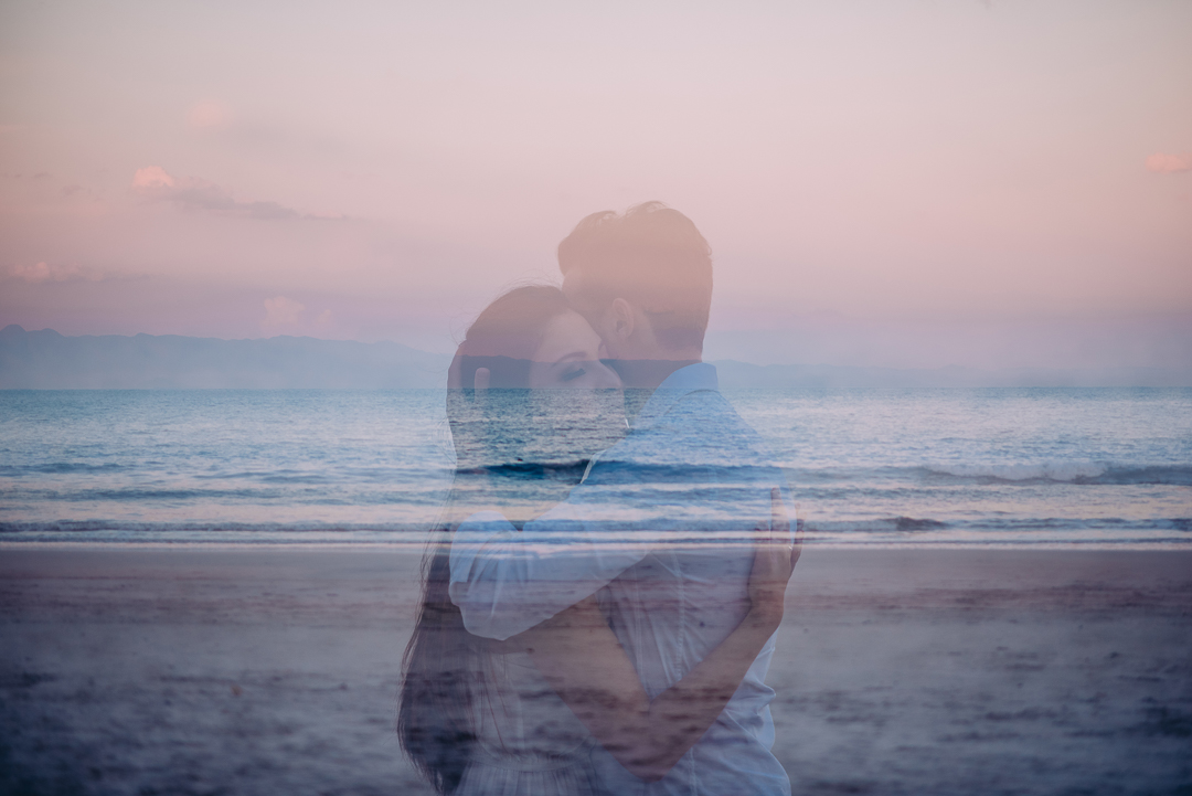 Ensaio na praia fotógrafo de casamento em são paulo ensaio casal ensaio pré wedding noiva noivo ensaio fotográfico mar areia praia montanha pousada hotel hostel amor love casamento buquê aliança vestido de casamento cerimônia festa