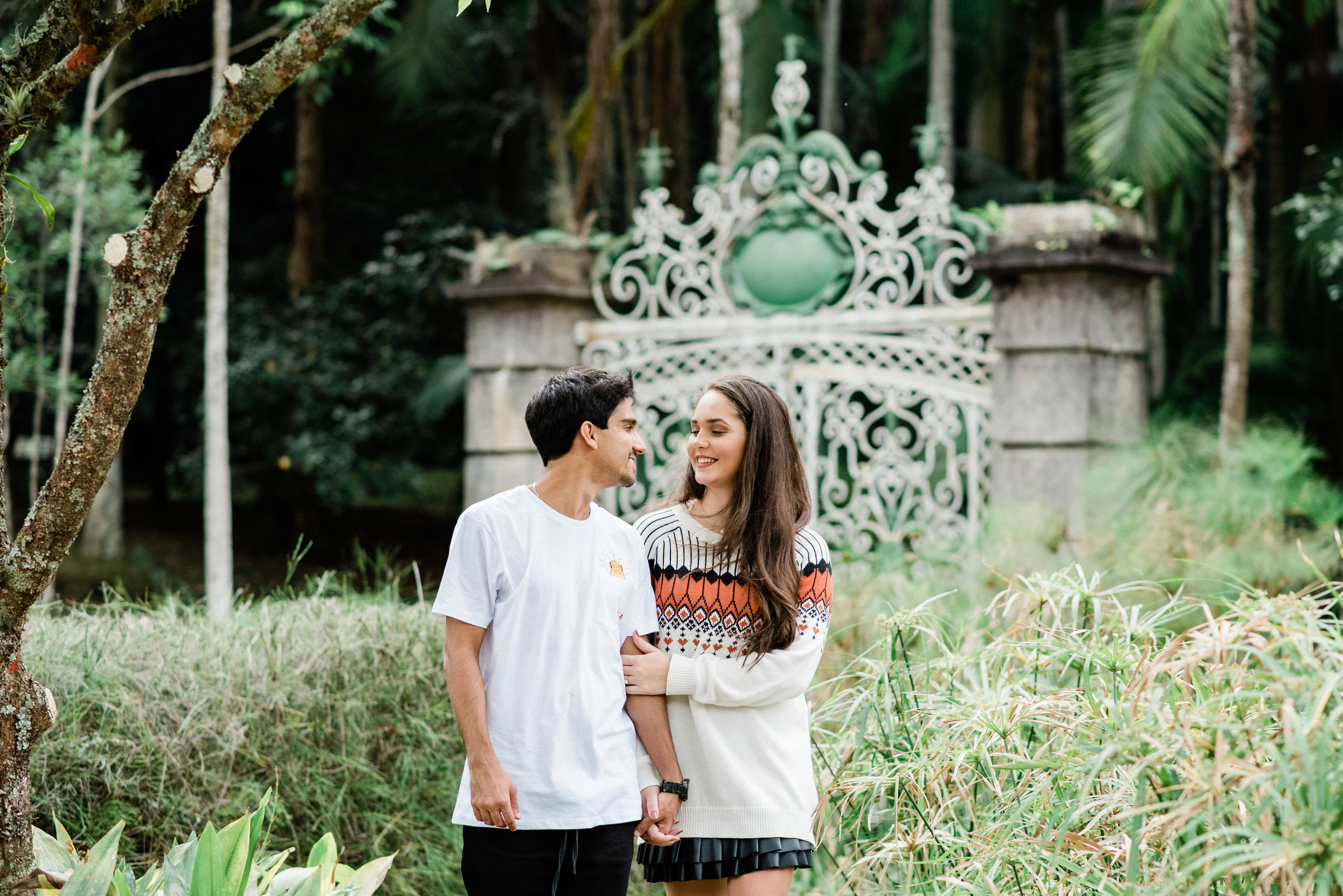 Ensaio pré-wedding em São Paulo Fotógrafo para ensaio de casal em São Paulo Ensaio fotográfico no Jardim Botânico de São Paulo Ensaio de casal Pré-wedding Noivos Noivado Melhores fotógrafos de São Paulo Fotos criativas para pré-wedding Fotos de ensaio