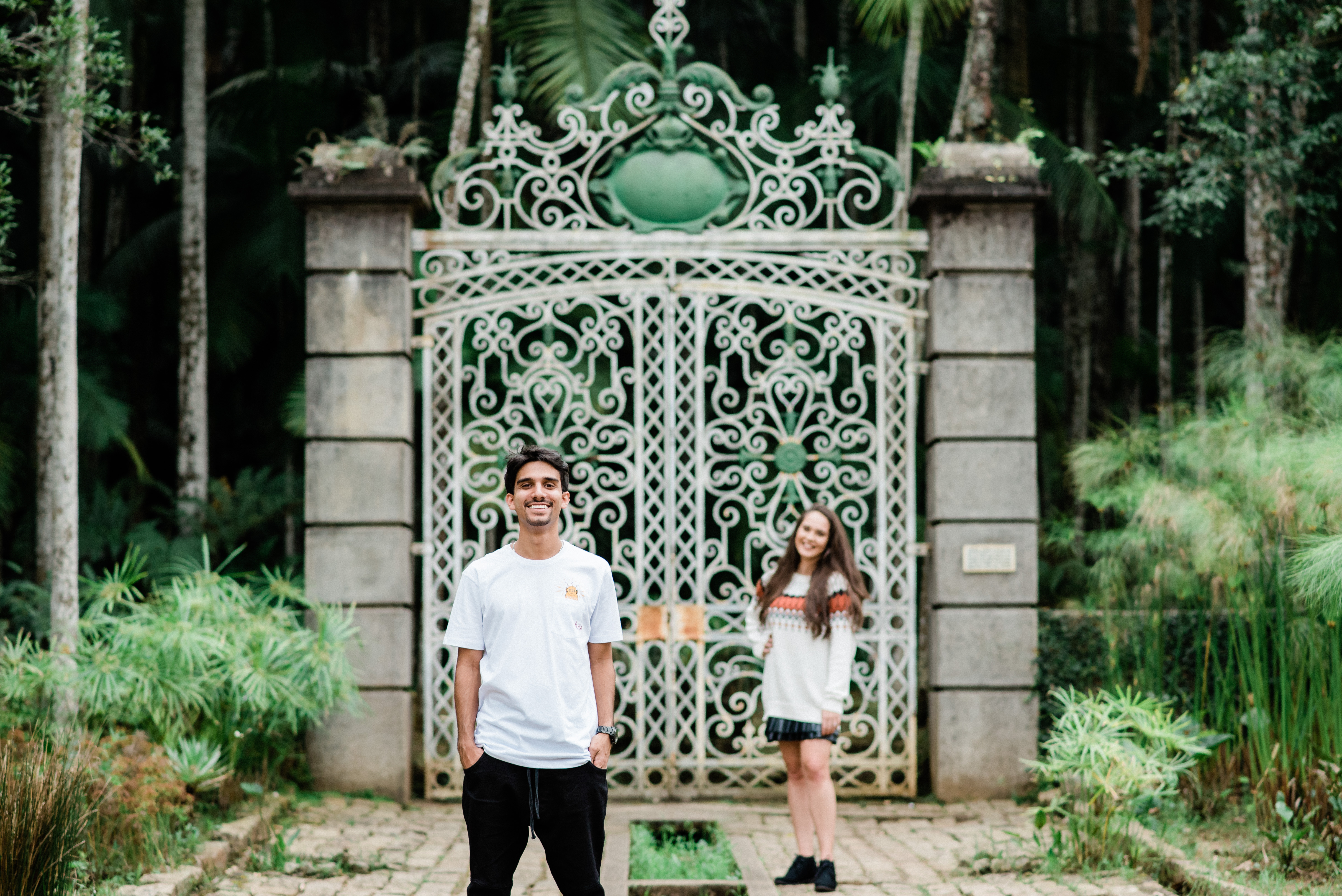 Ensaio pré-wedding em São Paulo Fotógrafo para ensaio de casal em São Paulo Ensaio fotográfico no Jardim Botânico de São Paulo Ensaio de casal Pré-wedding Noivos Noivado Melhores fotógrafos de São Paulo Fotos criativas para pré-wedding Fotos de ensaio