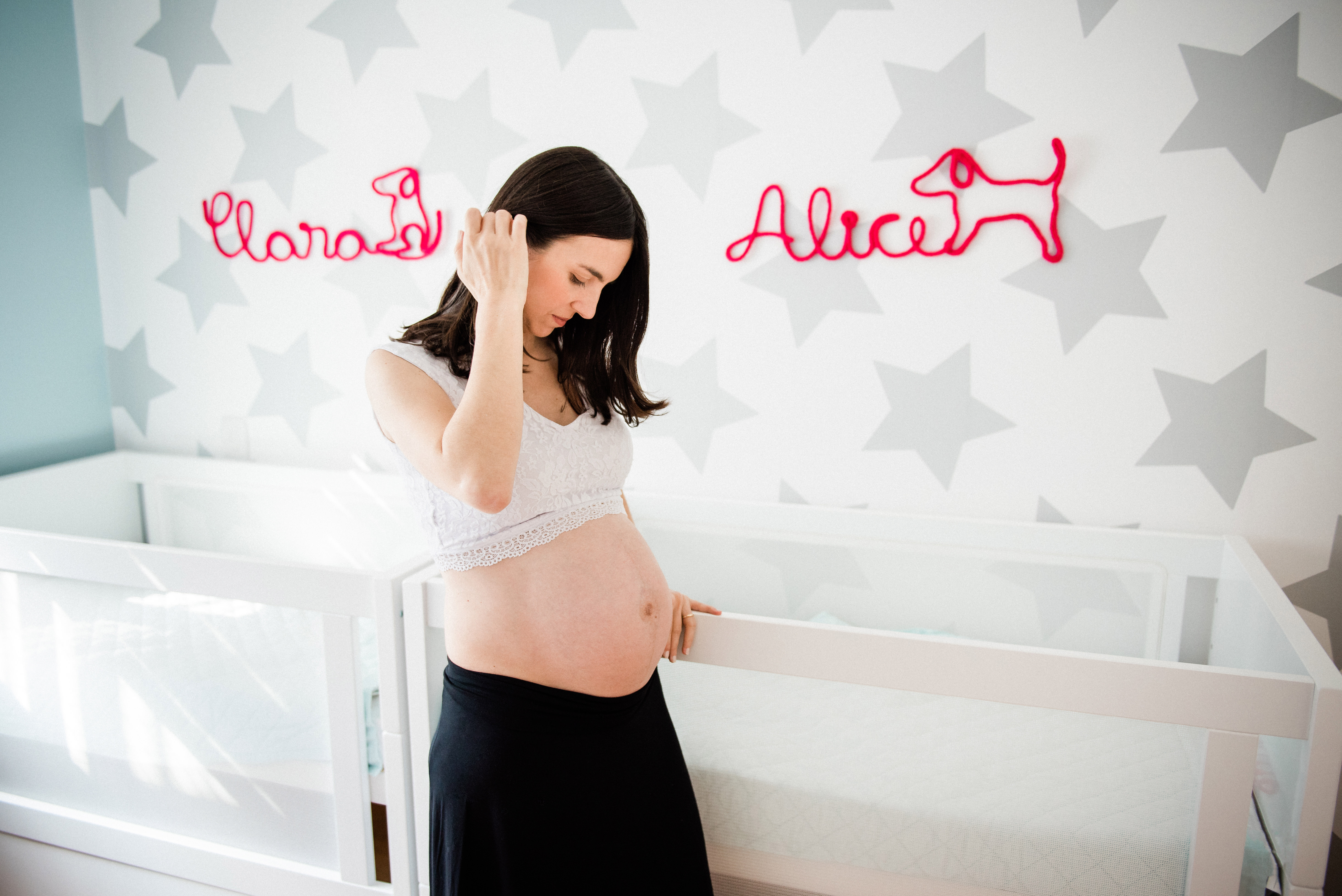 Ensaio de gestante Book de gestante Ensaio de gestante em casa Ensaio de gestante à domicilio Ensaio de gestante lifestyle Gestação Bebê Parto Chupeta Fralda Berço Paternidade Que roupas usar no ensaio de gestante Fotógrafo de gestante em São Paulo