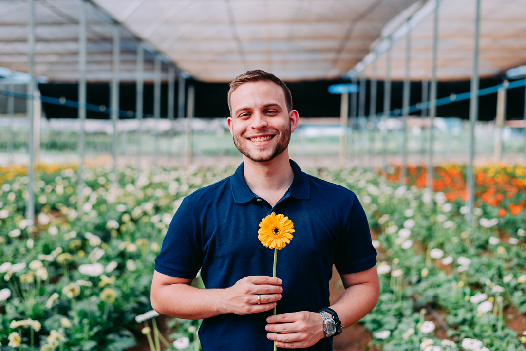 Ensaio Holambra fotógrafo de casamento em são paulo ensaio casal ensaio pré wedding noiva noivo ensaio fotográfico campo de trigo pontos turísticos de Holambra pousada hotel hostel amor love casamento buquê aliança vestido de casamento cerimônia festa