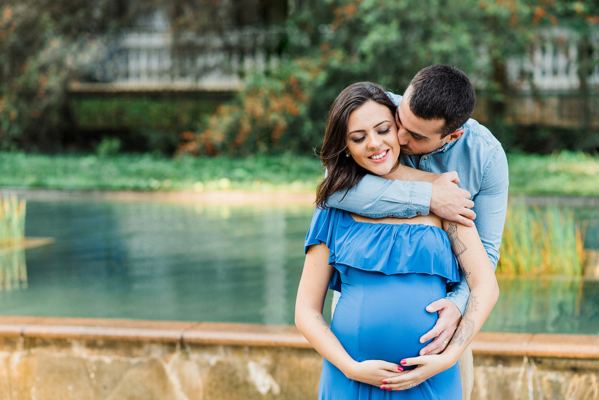 Ensaio gestante parque Burle Marx mulher grávida cropped look gestante maquiagem foto ensaio bebê maternidade chupeta mamadeira parto book de gestante berço amamentação newborn recém nascido cesárea #gestante gestação #amor #newborn #bookdegestante
