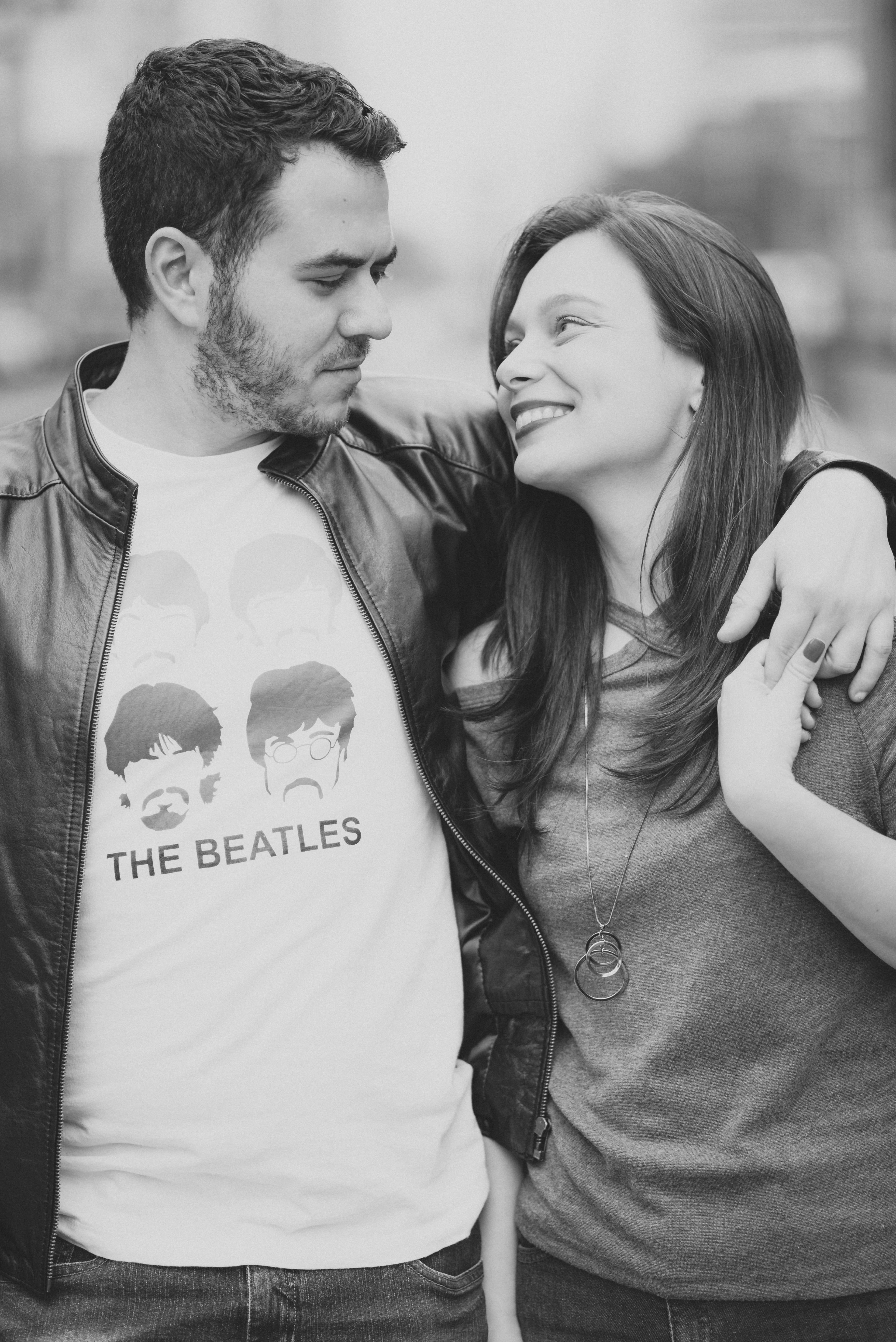 Fotógrafo para ensaio pré-wedding em São Paulo Ensaio fotográfico pré-casamento Urbano Ensaio de casal urbano Ensaio Avenida Paulista Fotógrafo para ensaio pré-wedding em São Paulo Noivos Noiva Ideias para ensaio pré-wedding Ensaio no metrô casal urbano