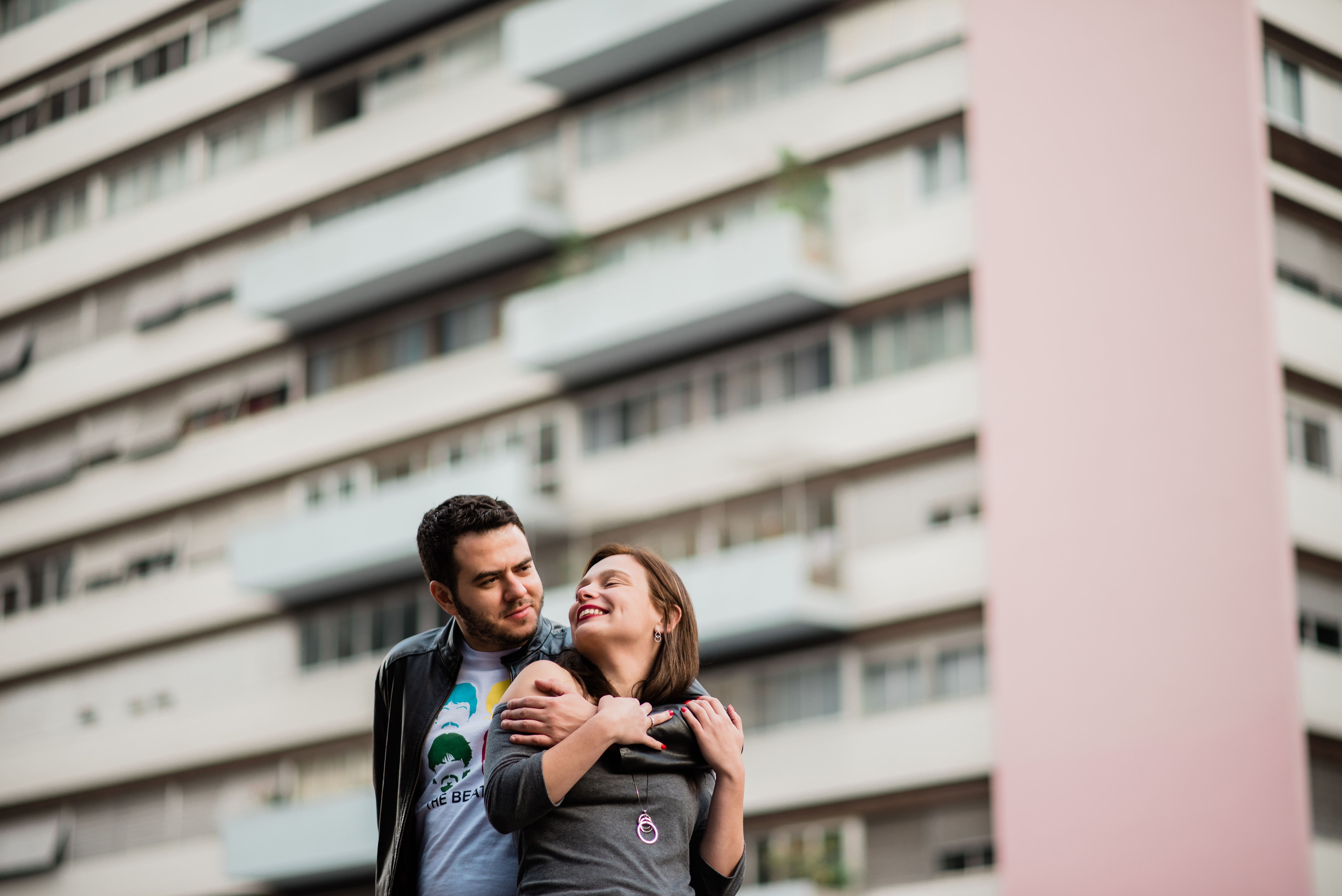 Fotógrafo para ensaio pré-wedding em São Paulo Ensaio fotográfico pré-casamento Urbano Ensaio de casal urbano Ensaio Avenida Paulista Fotógrafo para ensaio pré-wedding em São Paulo Noivos Noiva Ideias para ensaio pré-wedding Ensaio no metrô casal urbano