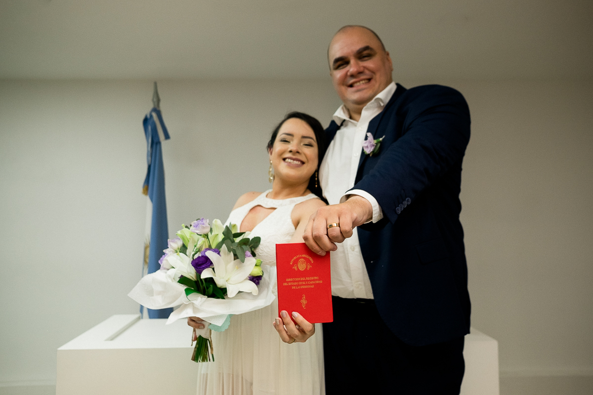 francisco-veliz-retrato-novios-registro-civil-oriana-memo-libreta-de-matrimonio