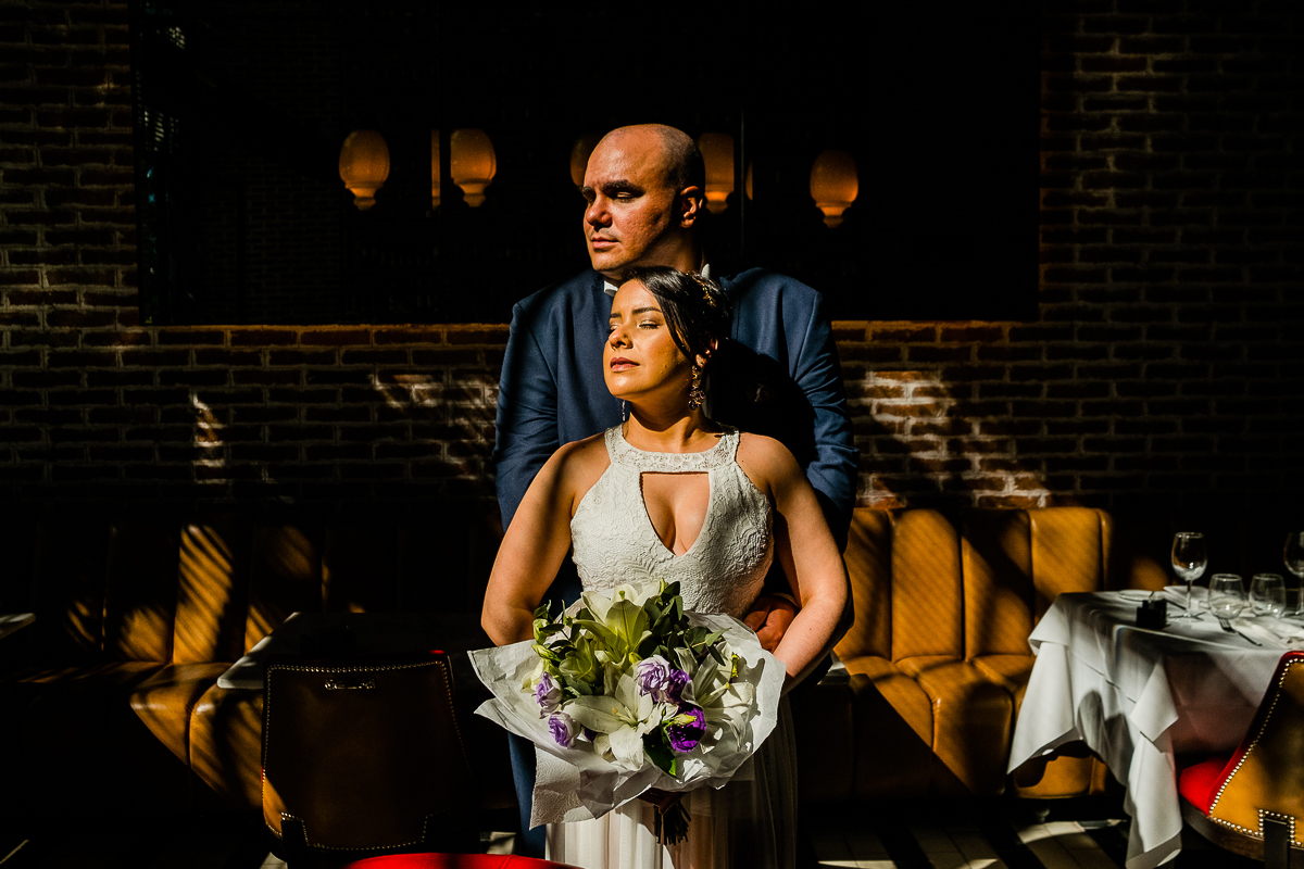 sesion-de-fotos-oriana-memo-la-Parolaccia-trattoria-ramo-retrato-novios