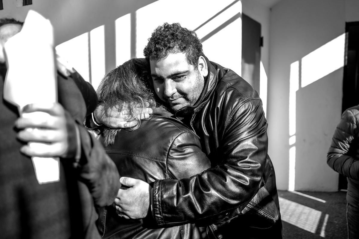 cecilia-alan-fotografia-boda-civil-francisco-veliz-abrazo
