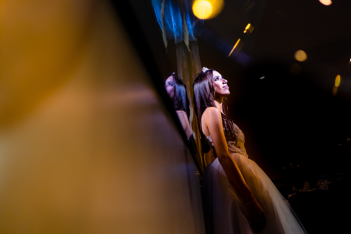 francisco-veliz-fotografia-quinceaños-reflejo-espejo