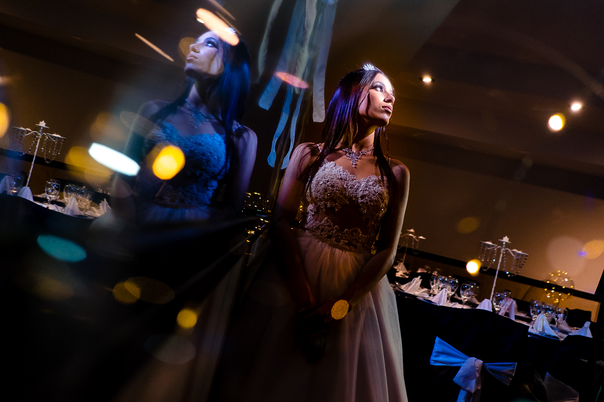 francisco-veliz-fotografia-quinceaños-reflejo-magmood-strobit