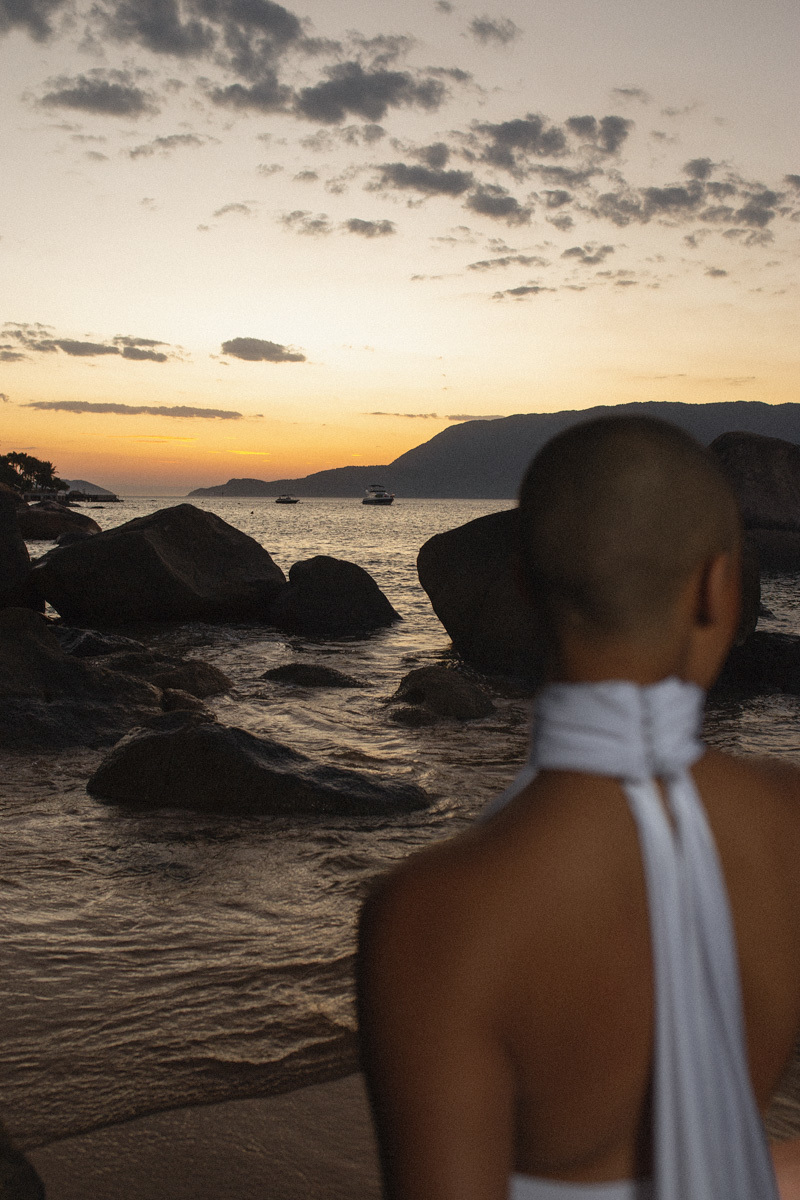 editorial de noiva na praia, noiva, editorial, casamento na praia, fotografia de estudio, fotografia externa