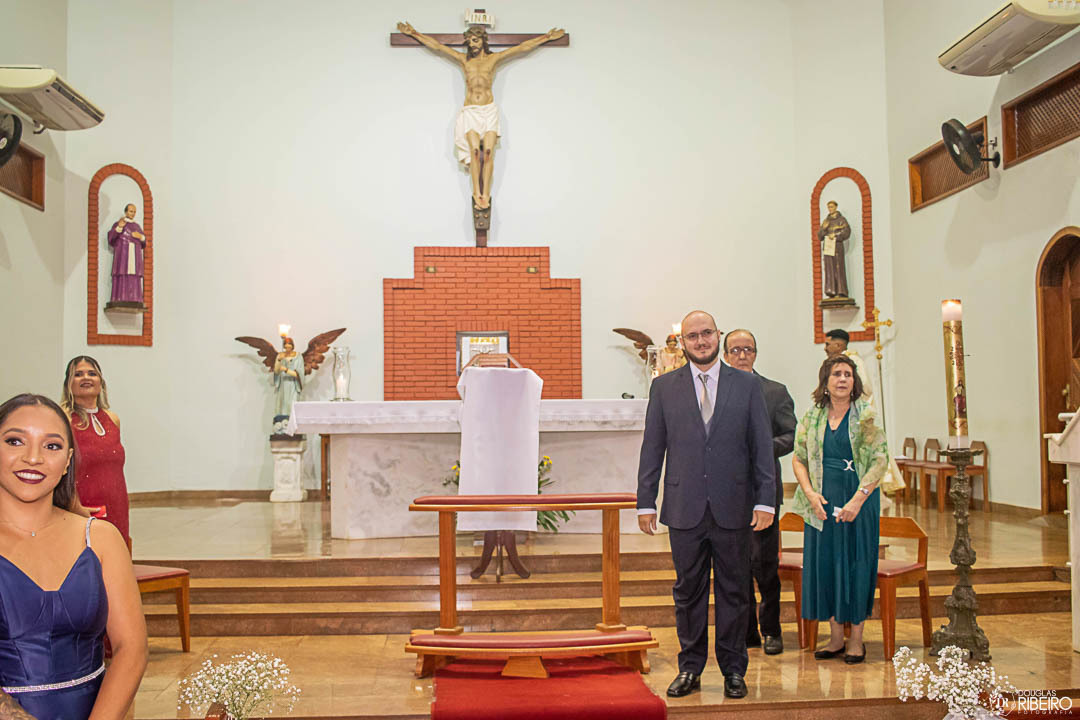 noivo esperando a noiva