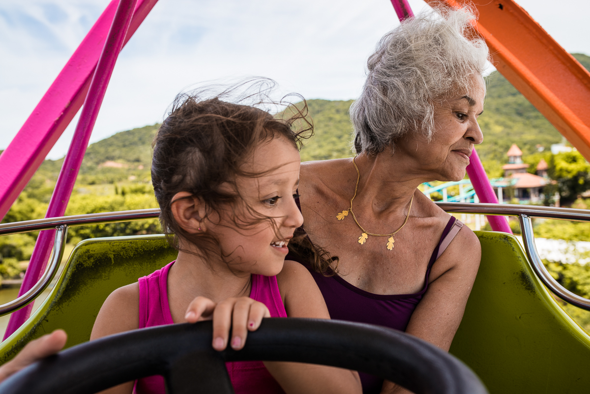 vó e neta, fotografia de viagem, fotografo curitiba, fotografo documental, curitiba, fotodocumental, fotografia lifestyle, fotografia de familia, foto de familia