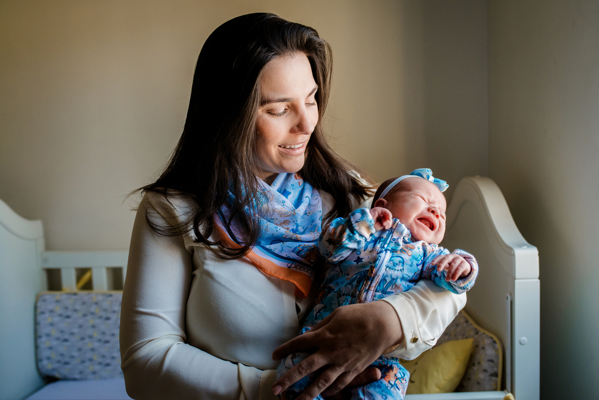 mãe e bebê em ensaio fotografico documental