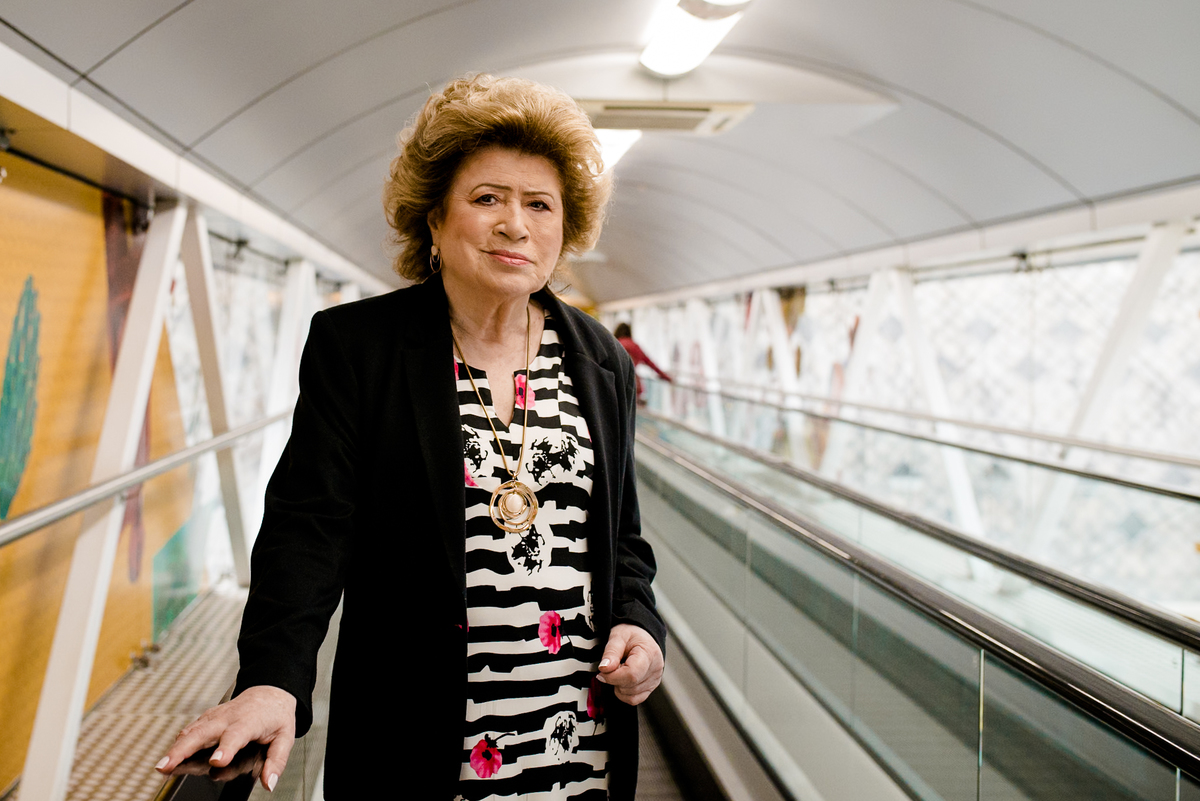 senhora em ensaio fotografico feminino em Curitiba