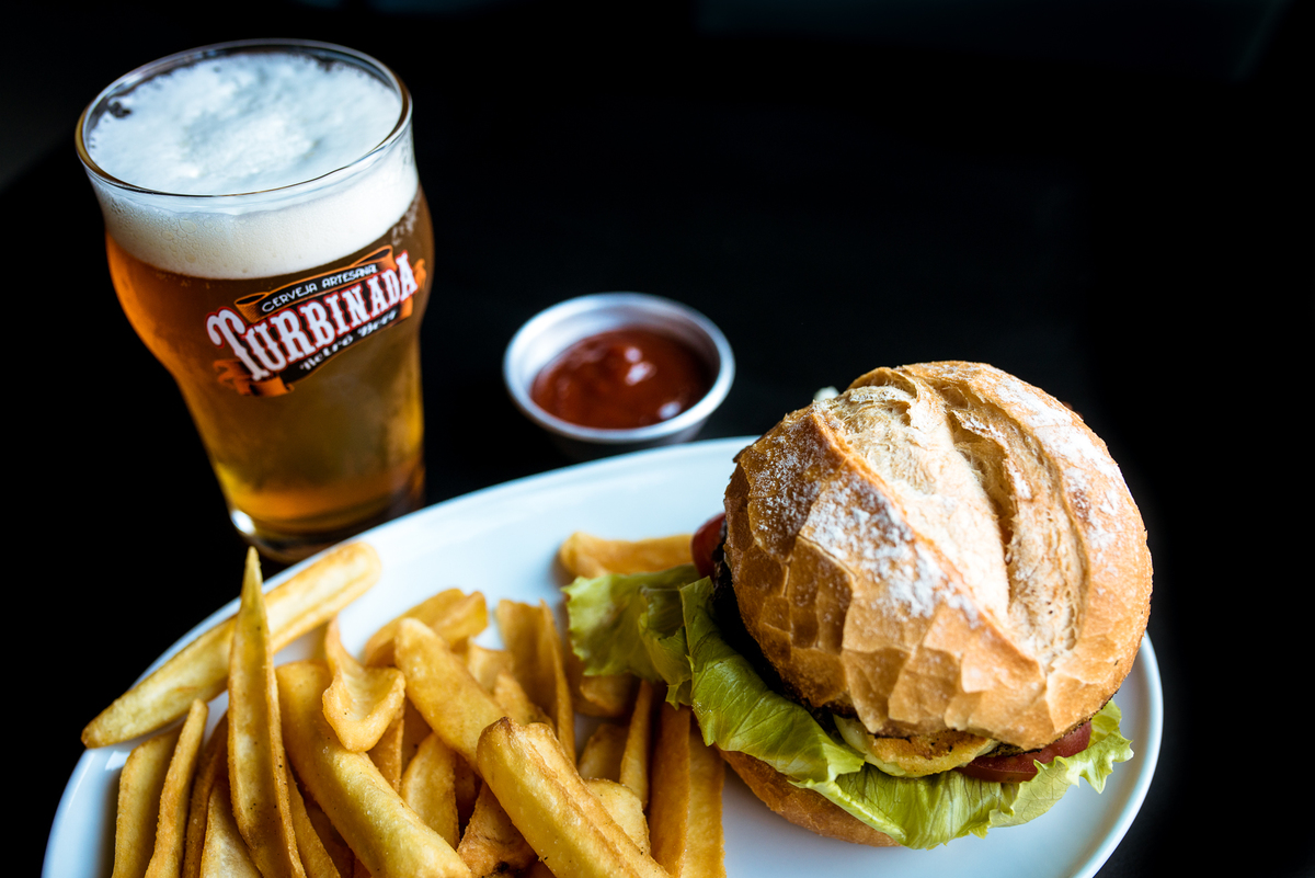 sanduíche no prato, fotografia gastronomica, fotografia de gastronomia, fotografia de comida, fotografia gastronomica curitiba, fotógrafo de gastronomia, fotógrafo curitiba, fotógrafo de gastronomia Curitiba, geísa borrelli fotografia