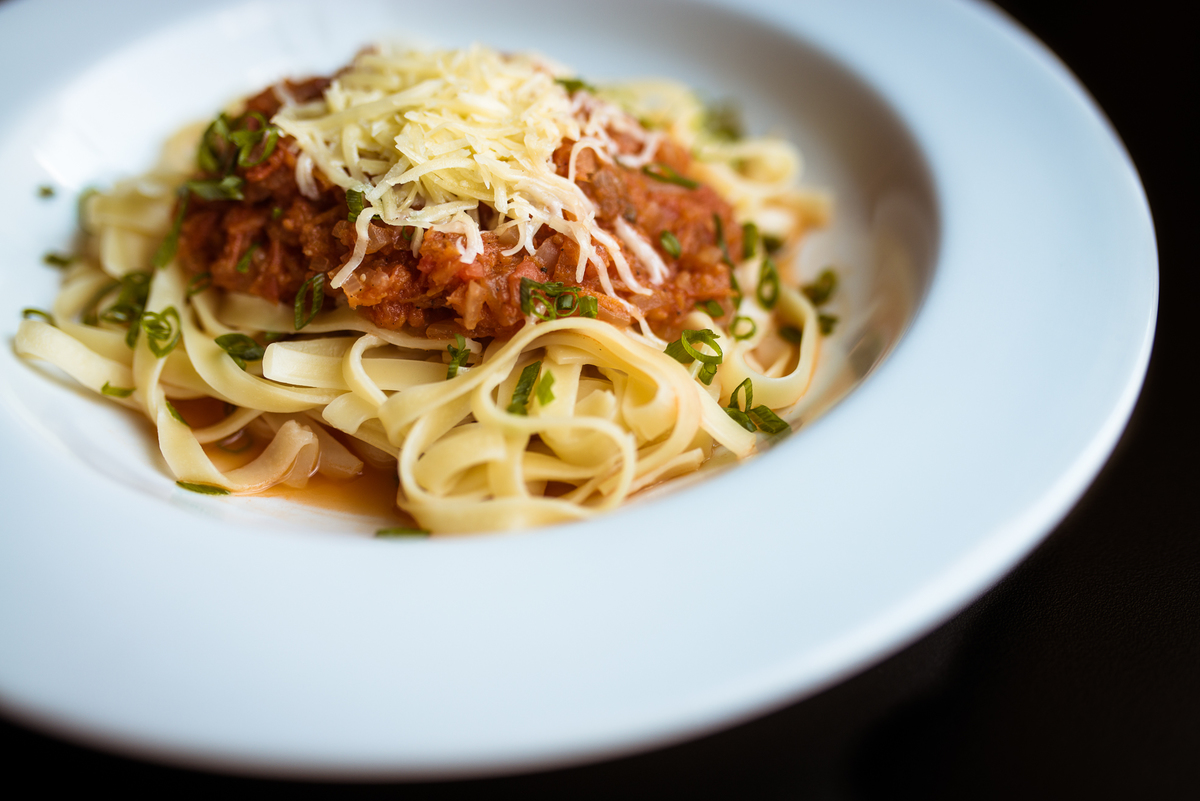 macarrão com molho de tomate, fotografia gastronomica, fotografia de gastronomia, fotografia de comida, fotografia gastronomica curitiba, fotógrafo de gastronomia, fotógrafo curitiba, fotógrafo de gastronomia Curitiba, geísa borrelli fotografia