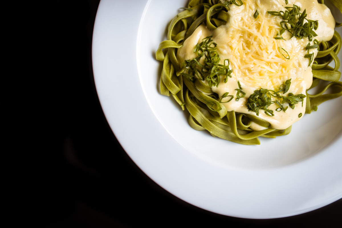 macarrão com molho branco, fotografia gastronomica, fotografia de gastronomia, fotografia de comida, fotografia gastronomica curitiba, fotógrafo de gastronomia, fotógrafo curitiba, fotógrafo de gastronomia Curitiba, geísa borrelli fotografia