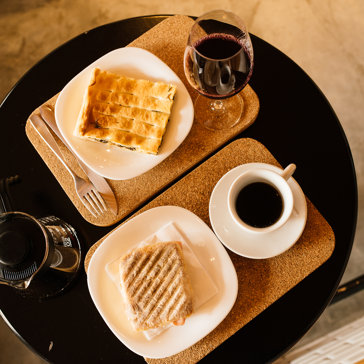 mesa posta com focaccia, fotografia gastronomica, fotografia de gastronomia, fotografia de comida, fotografia gastronomica curitiba, fotógrafo de gastronomia, fotógrafo curitiba, fotógrafo de gastronomia Curitiba, geísa borrelli fotografia