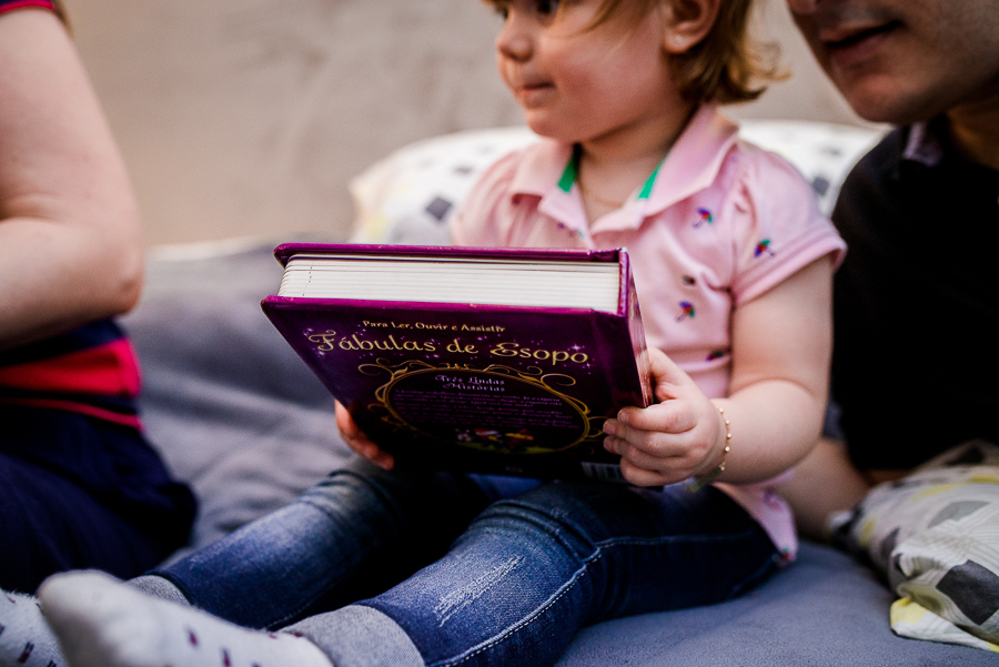 criança lendo, fotografo, curitiba, ensaio familia, ensaio lifestyle, fotografo lifestyle, lifestyle, fotografo curitiba, fotografia documental, fotografia de familia, ensaio familia, fotografo familia