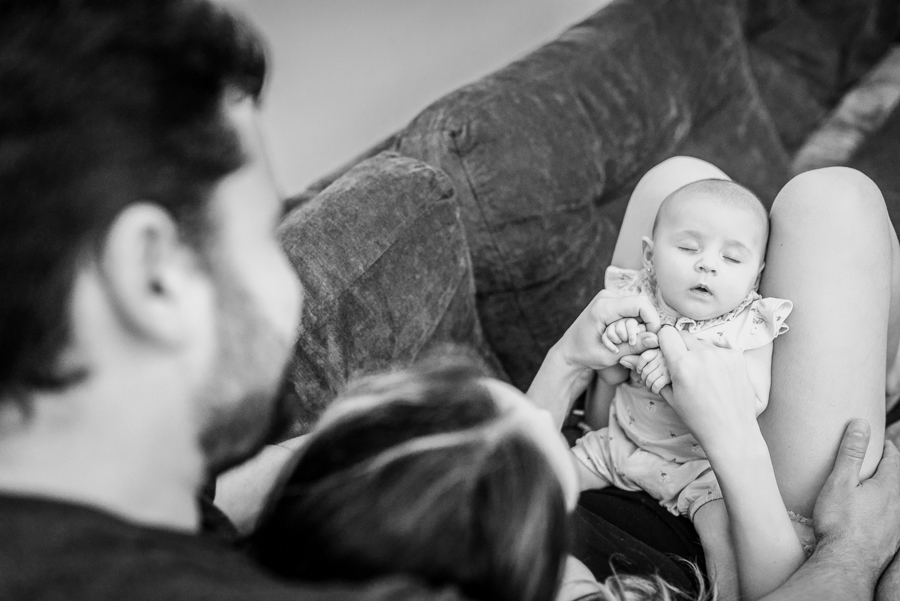 fotografiadocumentaldefamilia, fotografiadefamília, fotografodefamilia, fotografoemcuritiba, fotografocuritiba, lifestylephotography, fotografialifestyle, babysession, retratodefamilia, ensaioemcasa , fotofamilia, ensaioNewborn, documentalNewborn