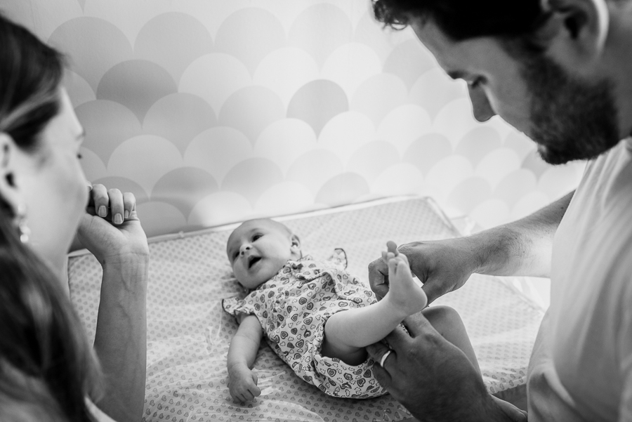 fotografiadocumentaldefamilia, fotografiadefamília, fotografodefamilia, fotografoemcuritiba, fotografocuritiba, lifestylephotography, fotografialifestyle, babysession, retratodefamilia, ensaioemcasa , fotofamilia, ensaioNewborn, documentalNewborn