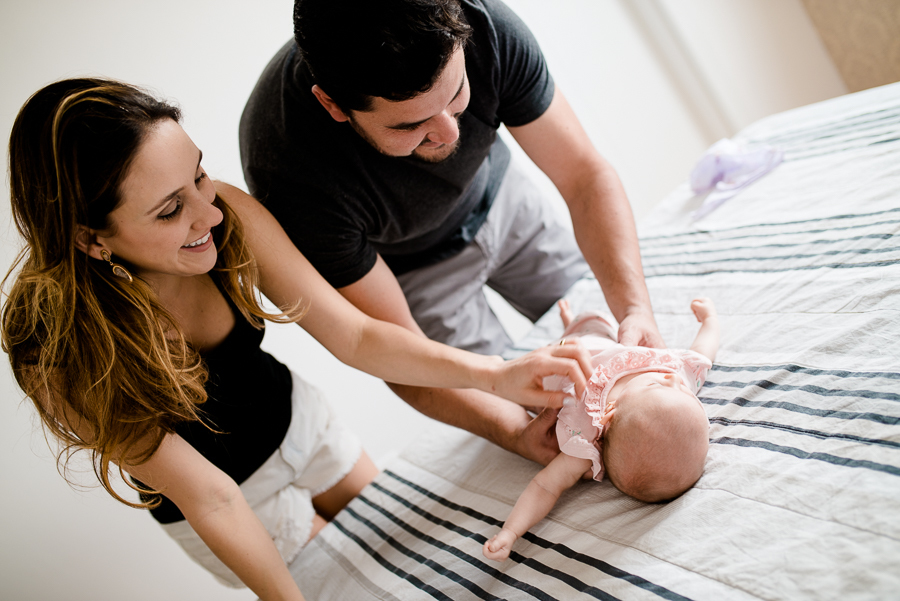 fotografiadocumentaldefamilia, fotografiadefamília, fotografodefamilia, fotografoemcuritiba, fotografocuritiba, lifestylephotography, fotografialifestyle, babysession, retratodefamilia, ensaioemcasa , fotofamilia, ensaioNewborn, documentalNewborn