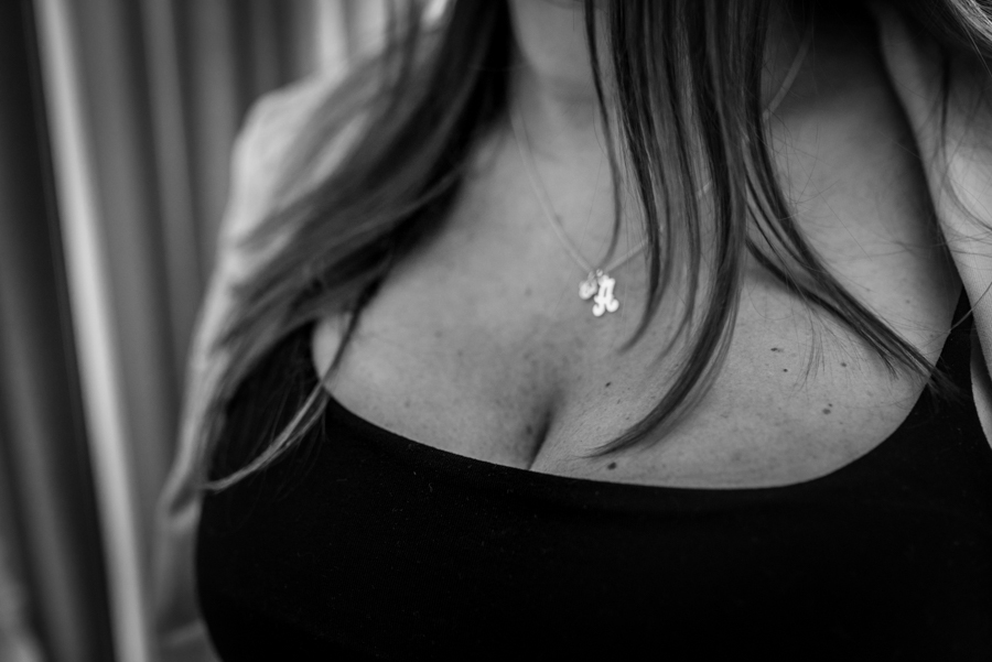 Detalhe do colar, ensaio gestante.