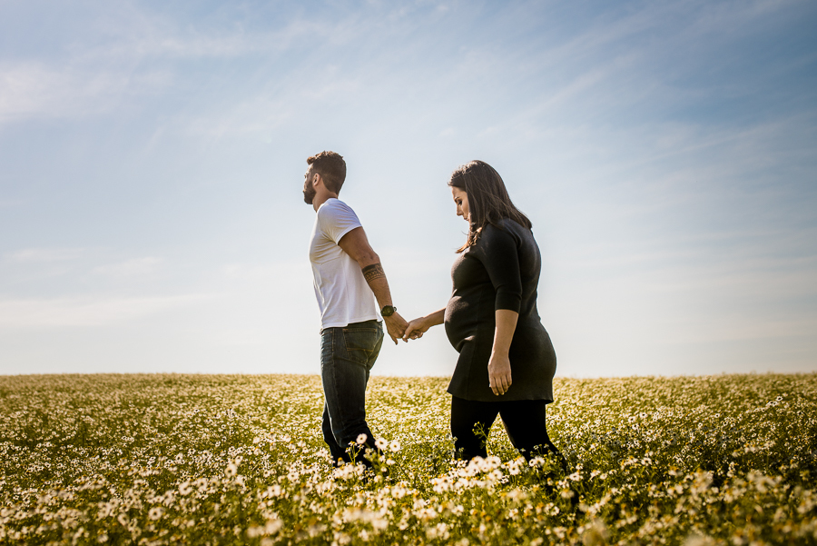 Ensaio fotográfico em casa, fotografia de família, mulher gestante, mãe pai e filha, fotografia de família, ensaio de família, ensaio fotográfico lifestyle, gestante Curitiba, fotógrafo Curitiba, ensaio fotográfico gestante
