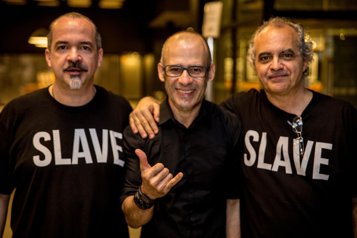 Sempre gosto de fazer um selfie com os cliente. Esses caras são nota 1000. Foi uma honra fotografar o lançamento do CD minor!!! 