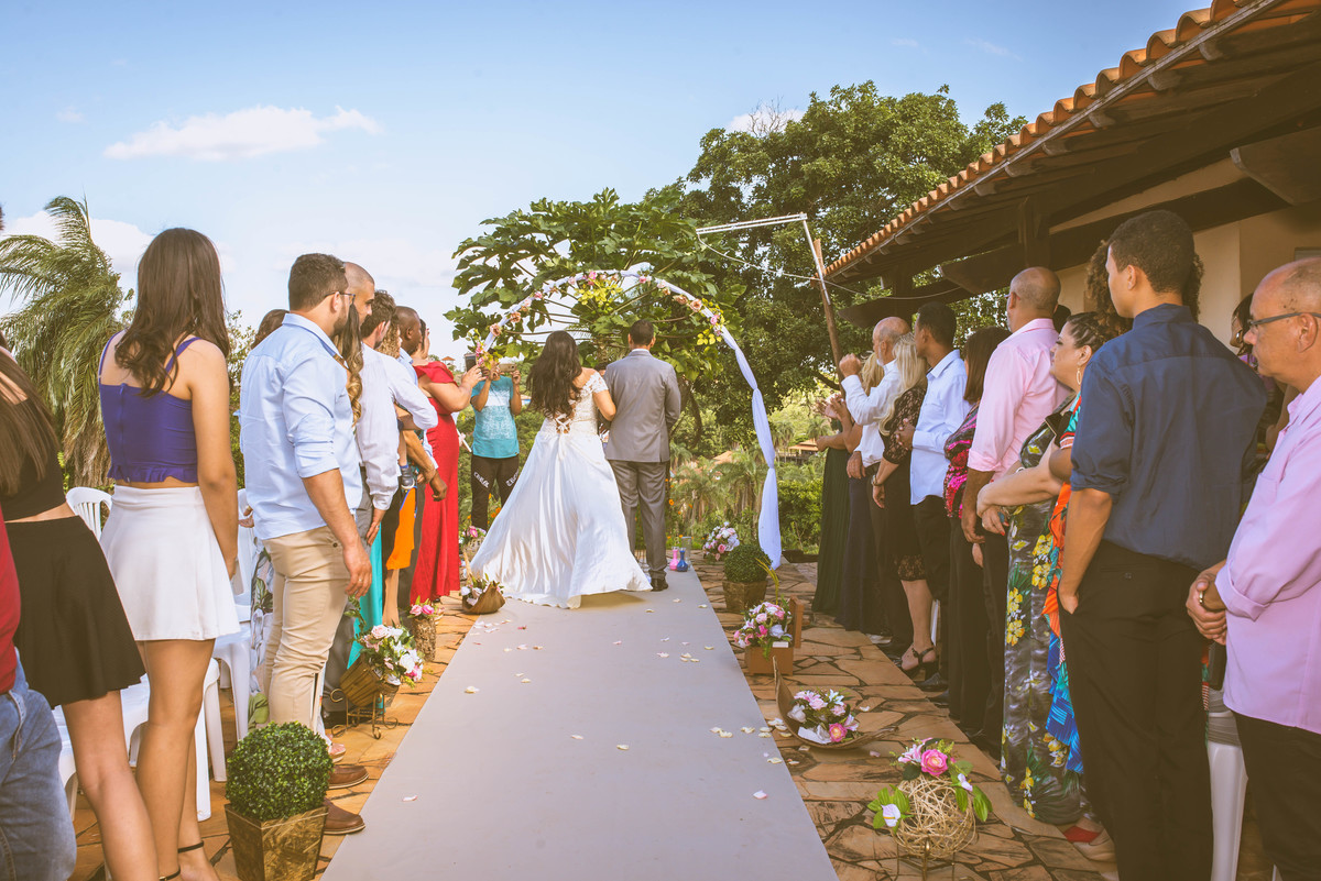 Casamento sitio, casamento sitio grande BH, casamento dia lindo, casamento céu azul,  decorações de casamento, vertido da noiva.