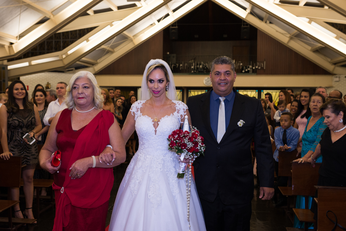Paroquia Santo Antônio Pampulha, casamento BH, cerimônia de casamento BH, entrada da noiva.