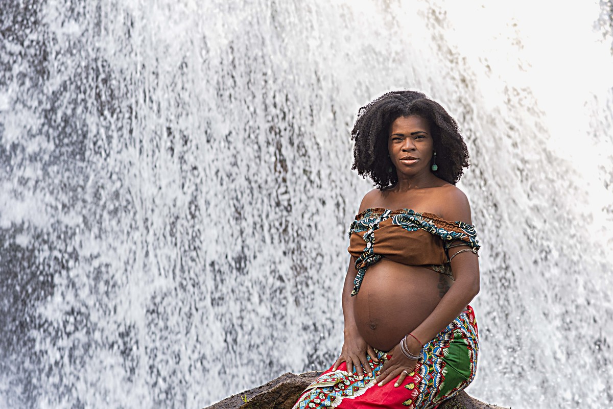 Ensaio feminino BH, ensaio fotográfico BH, ensaio lindo de gestante BH, gestante BH, beleza negra BH, mulher preta BH, beleza preta BH, beleza da mulher preta BH, black power, fotografo BH, ensaio fotográfico beleza negra, preta linda BH, negra linda BH