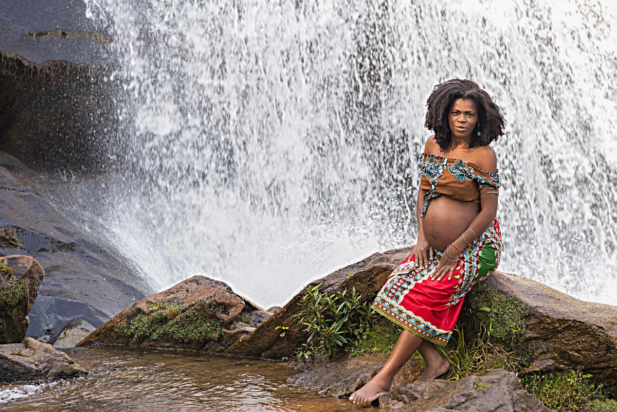 Ensaio feminino BH, ensaio fotográfico BH, ensaio lindo de gestante BH, gestante BH, beleza negra BH, mulher preta BH, beleza preta BH, beleza da mulher preta BH, black power, fotografo BH, ensaio fotográfico beleza negra, preta linda BH, negra linda BH