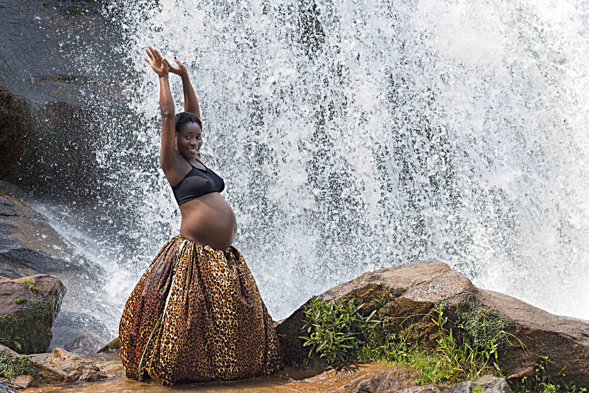 Ensaio feminino BH, ensaio fotográfico BH, ensaio lindo de gestante BH, gestante BH, beleza negra BH, mulher preta BH, beleza preta BH, beleza da mulher preta BH, black power, fotografo BH, ensaio fotográfico beleza negra, preta linda BH, negra linda BH