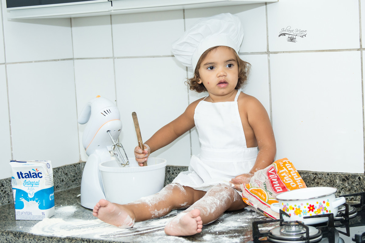 Mini Cozinheira, Juliana Maeve, Juliana Maeve Fotografia, Ouro preto , Fotografia Ouro PReto, Fotografa Infantil Ouro PReto, Fotografa Criança Ouro Preto, Fotografa Bebes Ouro Preto