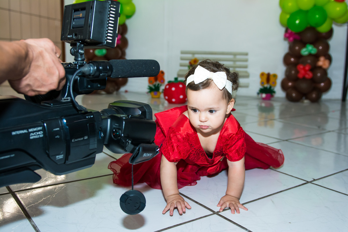 Uzzo Ouro Preto, aniversario na Uzzo, Fotografia Infantil Ouro Preto, Aniversario Infantil Ouro Preto, Juliana Maeve, Juliana Maeve Fotografia, Fotografa Ouro Preto, Aniversario Moranguinho