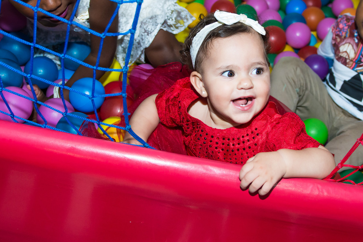 Uzzo Ouro Preto, aniversario na Uzzo, Fotografia Infantil Ouro Preto, Aniversario Infantil Ouro Preto, Juliana Maeve, Juliana Maeve Fotografia, Fotografa Ouro Preto, Aniversario Moranguinho