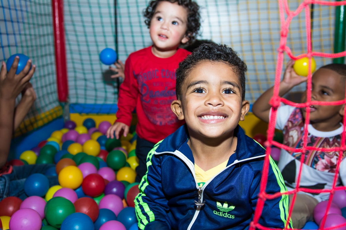 Uzzo Ouro Preto, aniversario na Uzzo, Fotografia Infantil Ouro Preto, Aniversario Infantil Ouro Preto, Juliana Maeve, Juliana Maeve Fotografia, Fotografa Ouro Preto, Aniversario Moranguinho