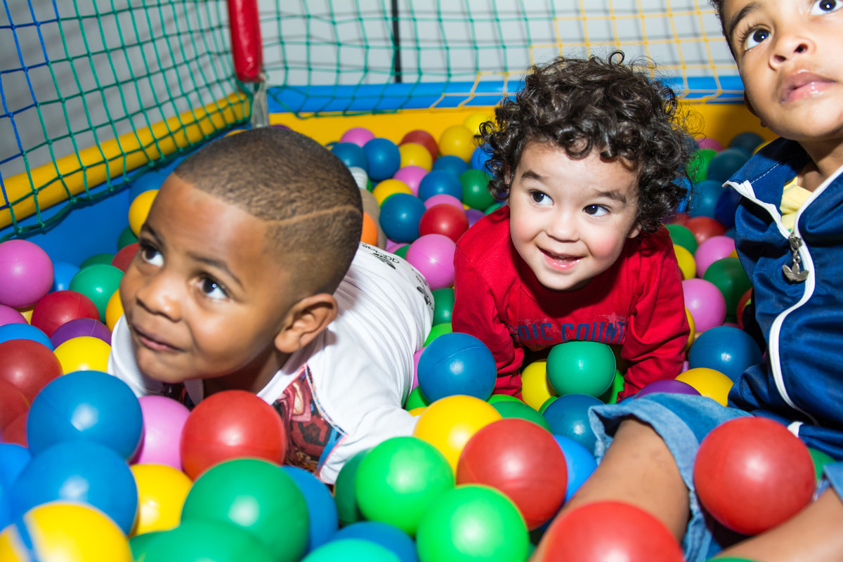 Uzzo Ouro Preto, aniversario na Uzzo, Fotografia Infantil Ouro Preto, Aniversario Infantil Ouro Preto, Juliana Maeve, Juliana Maeve Fotografia, Fotografa Ouro Preto, Aniversario Moranguinho